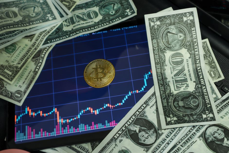Trump Signals US-Iran Deal: Oil Drops, Stocks Rise, Crypto Surges
